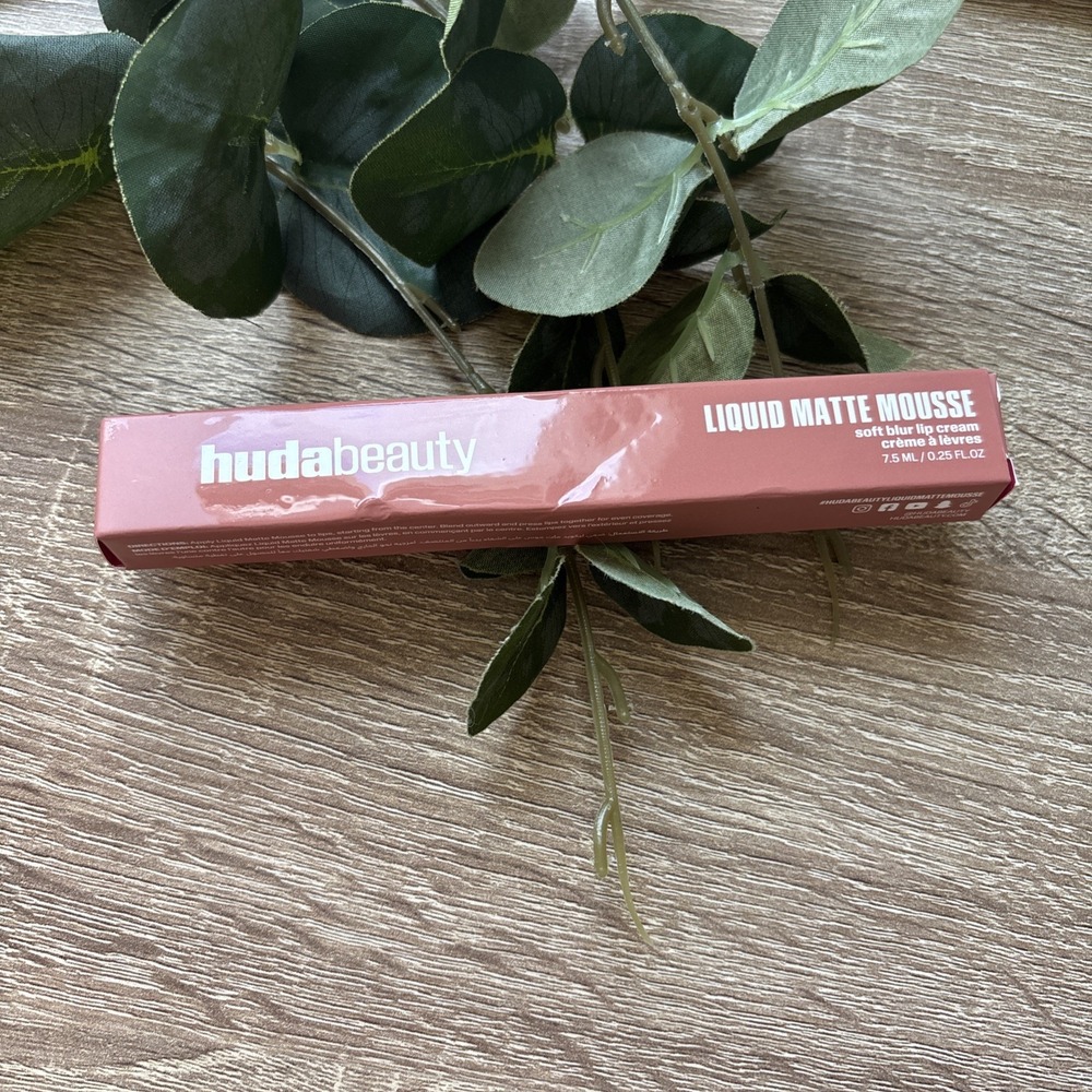 Huda Beauty Liquid Matte Mousse Liquid Lipstick Soft Blur Honey Nude